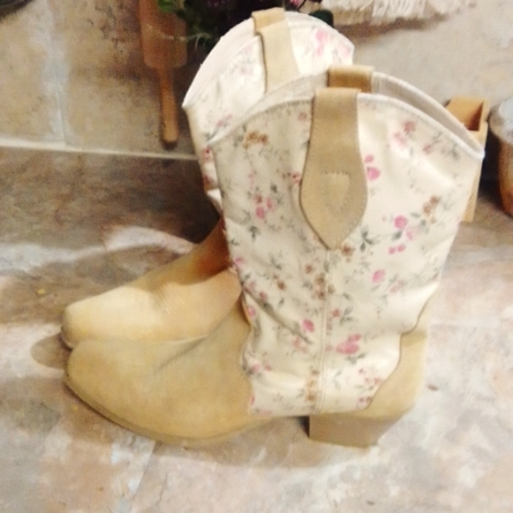 Floral boots
